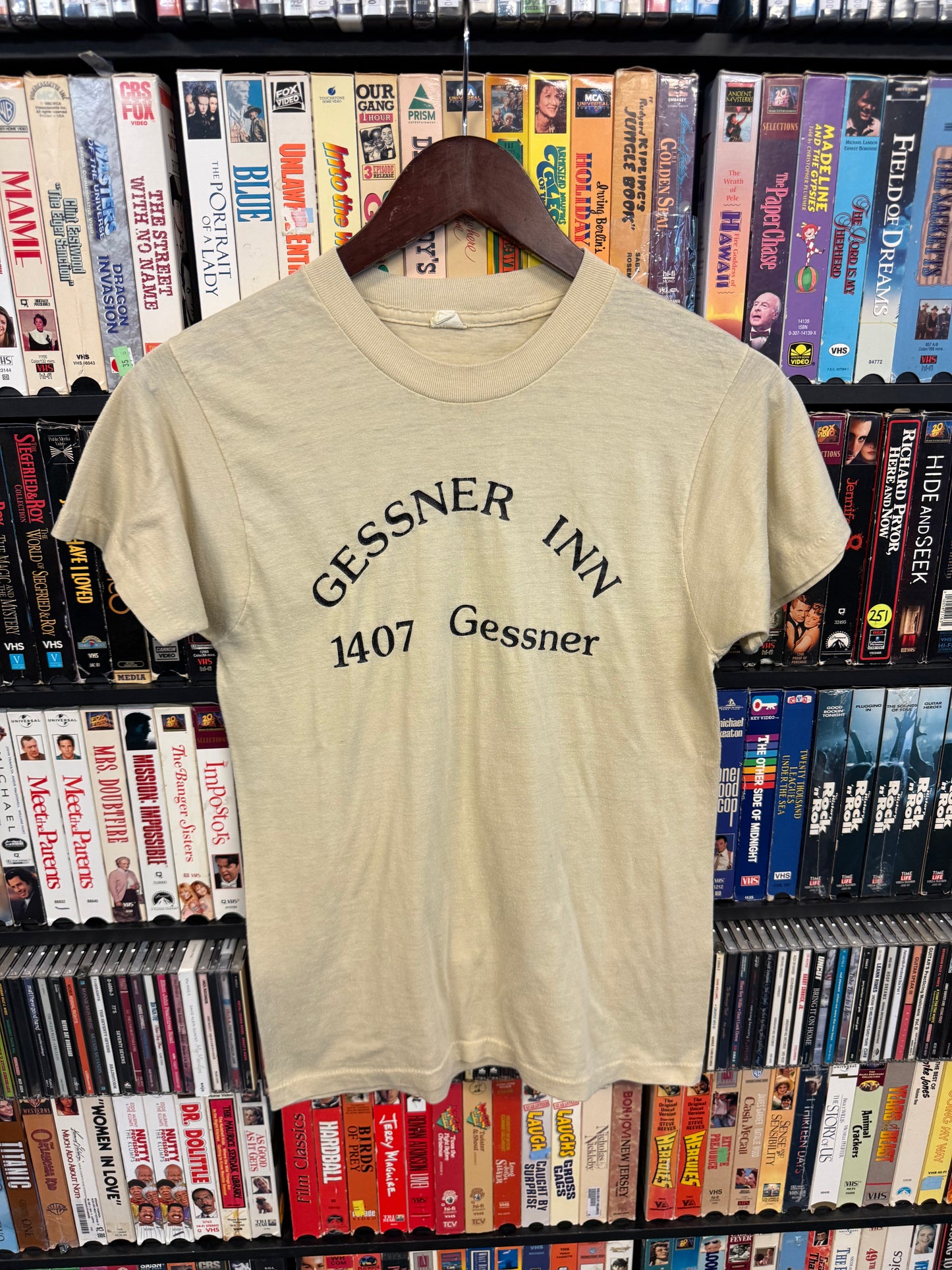 VTG Gessner Inn Tee