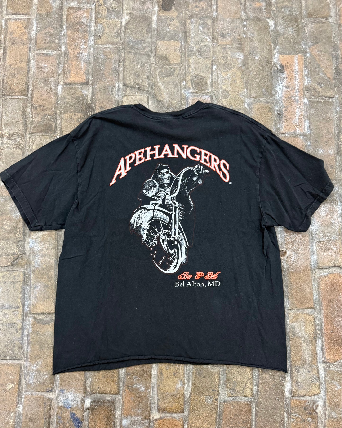 Modern Apehangers Bar & Grill Cropped Pocket Tee