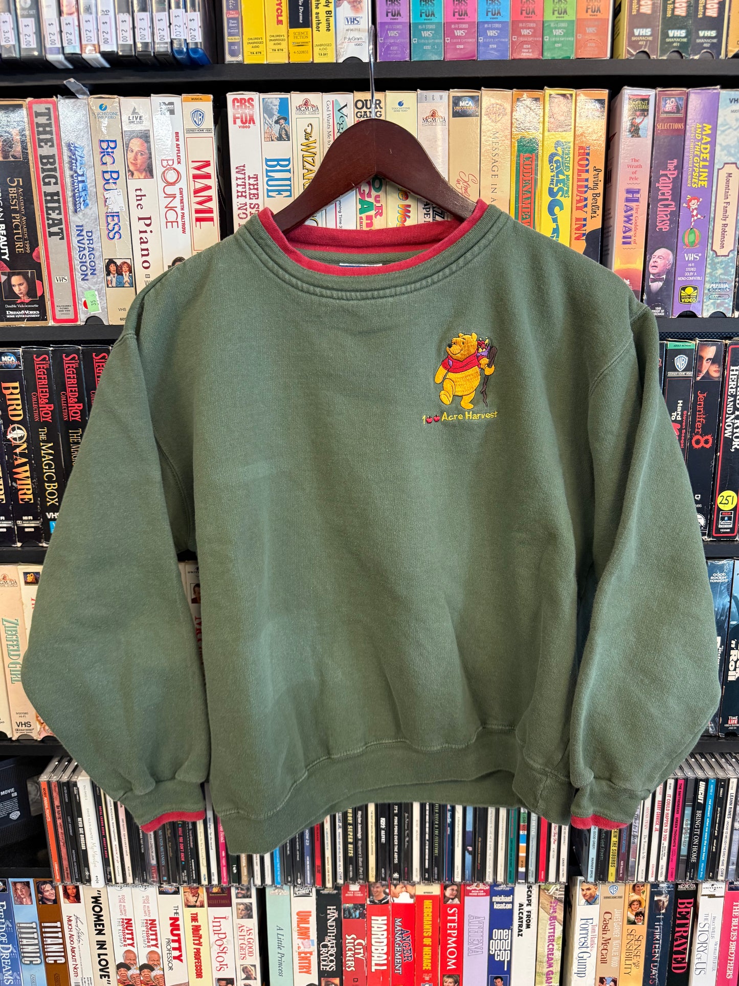 VTG Winnie The Pooh Sweatshirt (Green)