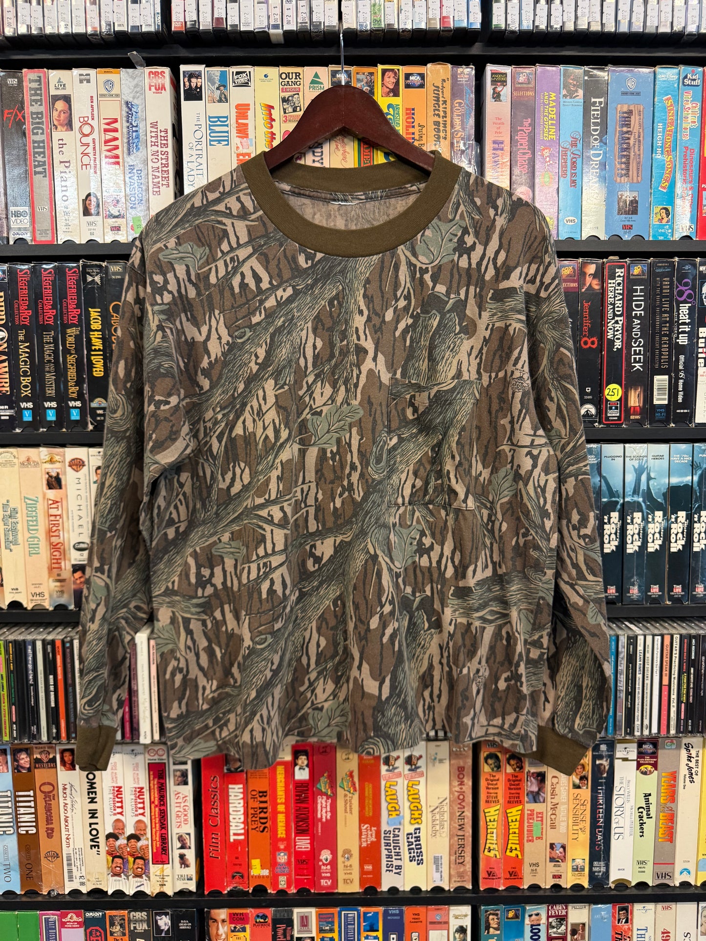 VTG RealTree Camo Pocket LS Tee