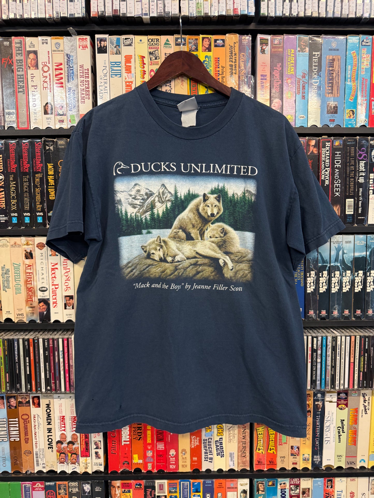 00's Ducks Unlimited Wolf Tee