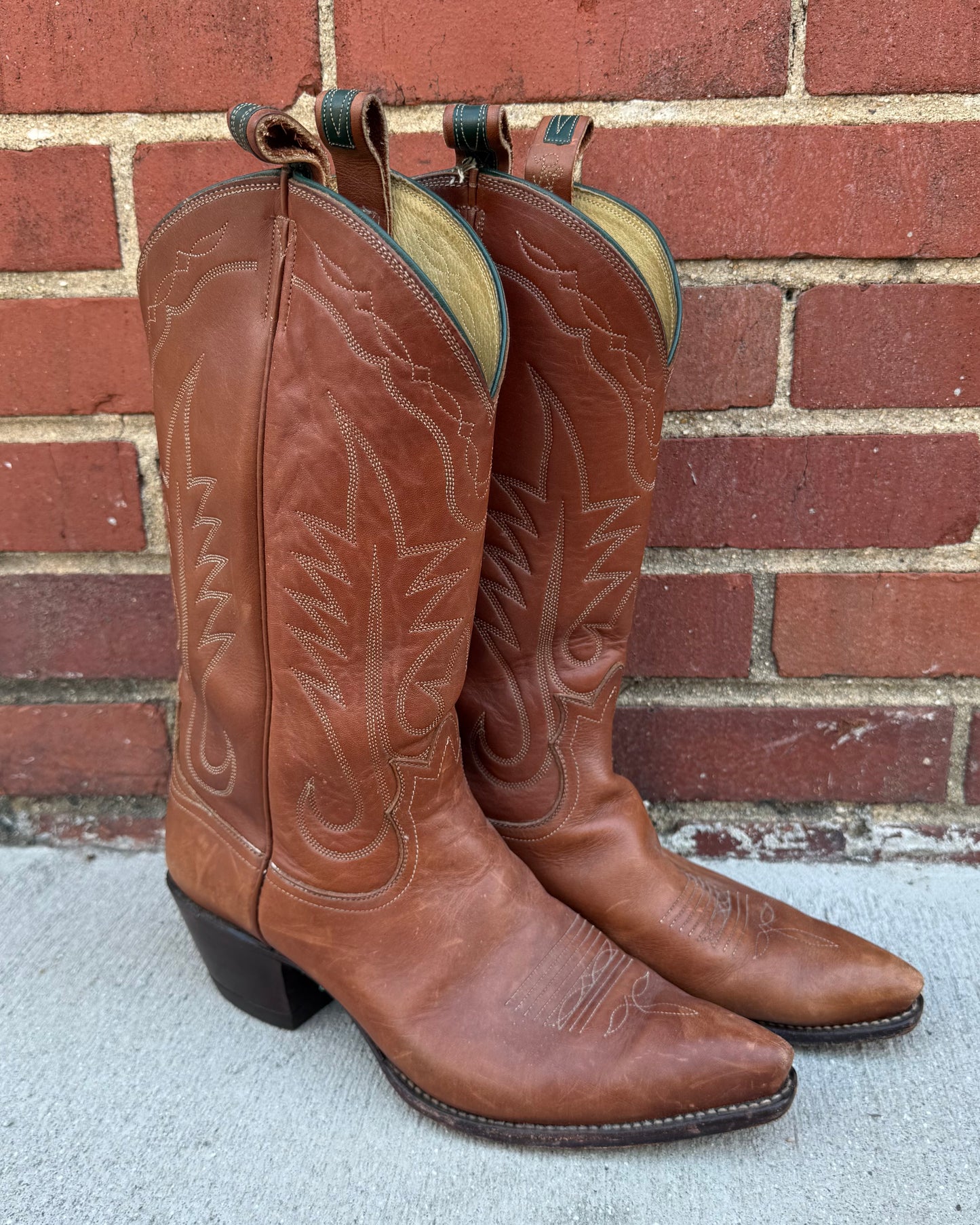 VTG Brown Cowboy Boots