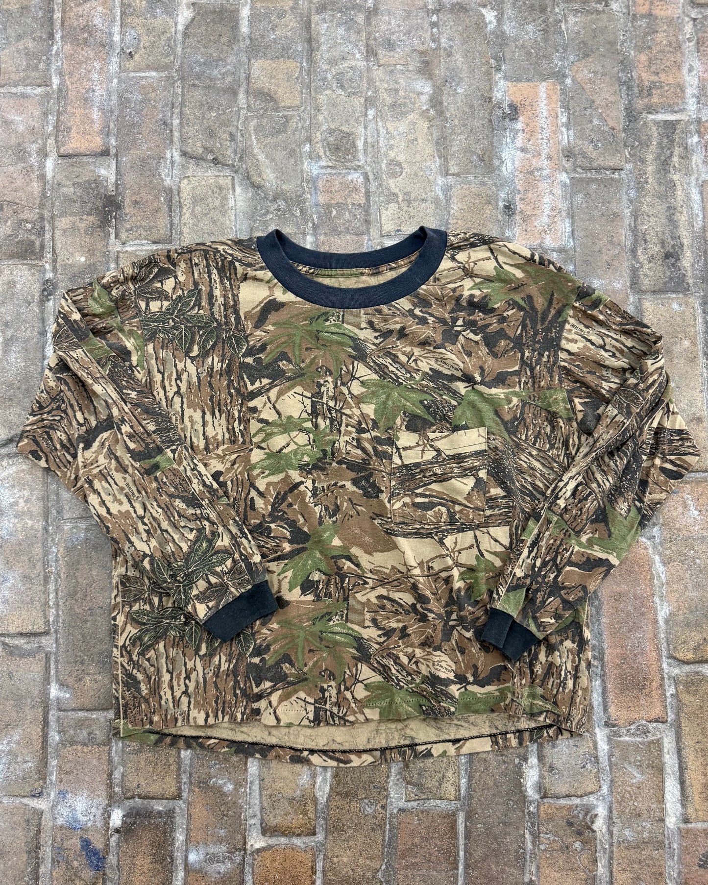VTG Realtree Camo Pocket LS Shirt